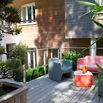 מלון Western Garden And 3*