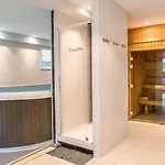 Western Garden And Hotel 3*