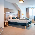 Western Garden And 3*