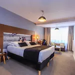 Western Garden And מלון 3*