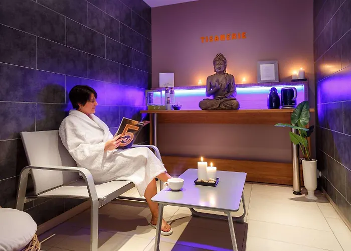 Отель Western Garden And 3*