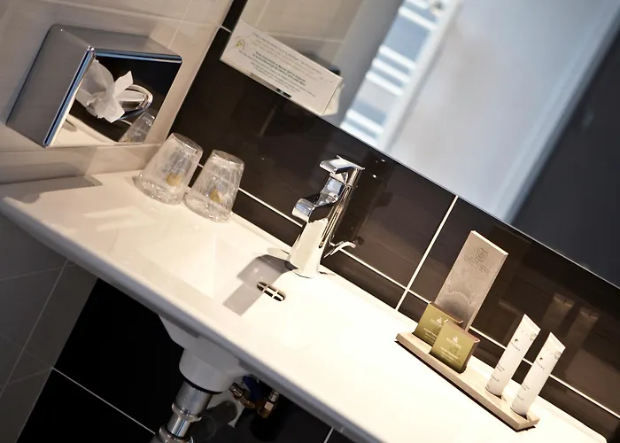 Western Garden And Отель Ла-Боль-Эскублак