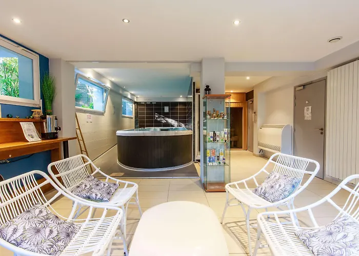 Western Garden And Ла-Боль-Эскублак