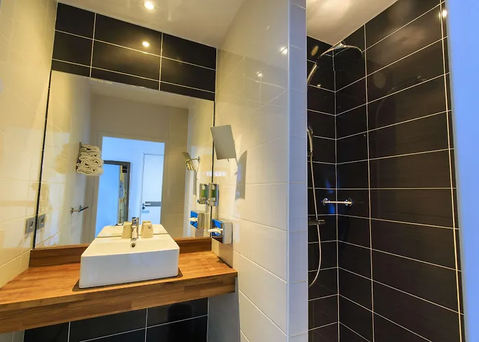 Western Garden And Отель Ла-Боль-Эскублак