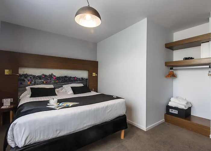 Western Garden And Отель