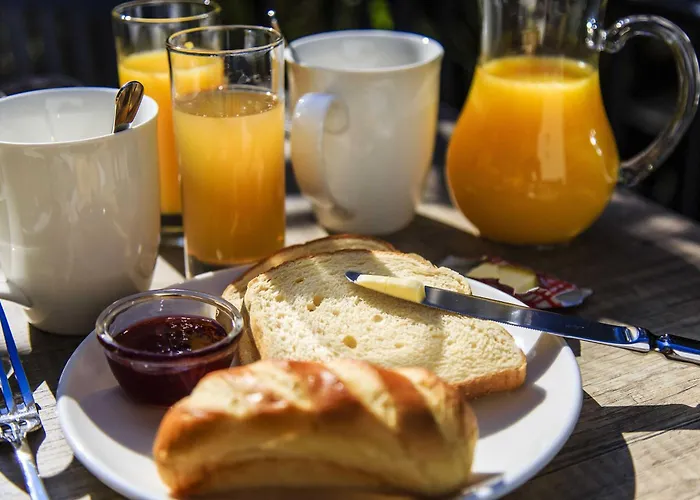 Western Garden And فندق